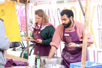 Moana Skambraks und Tarek Elmasoudi von Über den Tellerrand. Foto: Andrei Schnell